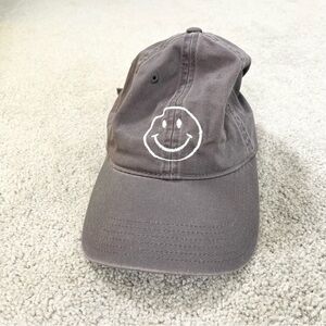 Legacy 92 Womens Smiley Face Gray Hat Cap Adjustable Basic Neutral Capsule